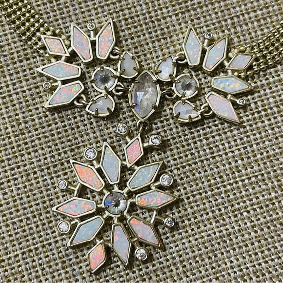 ❌SOLD❌ Kendra Scott Isabella Choker Necklace - Picture 4 of 4